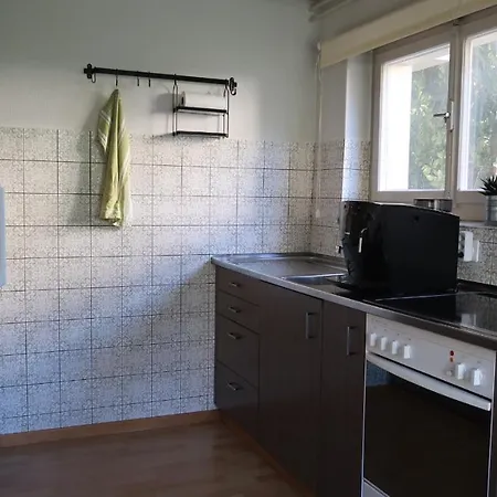 Chalet Luegisland - Lakeside Apartment Weesen